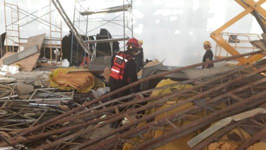 Tragedia en el Aeropuerto de Ezeiza: el momento del derrumbe y otros videos del accidente