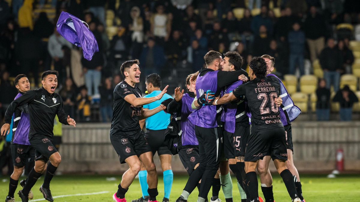 Platense hizo historia en la Libertadores: eliminó a Coquimbo por penales y está en cuartos