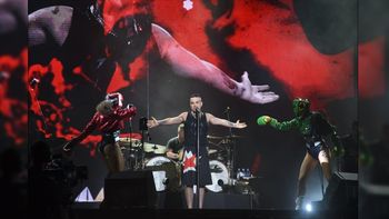 ¡Mirá el inicio del show de Robbie Williams en Paraguay!
