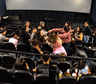 A los golpes en el cine: violenta pelea y ataque con gas pimienta mientras veían una película (editado)