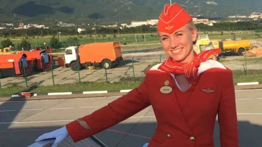 La azafata que se convirtió en la heroína del avión ruso incendiado