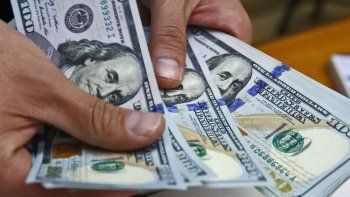El Central sacrificó más de US$ 780 millones para frenar el dólar, que volvió a saltar a $30,68