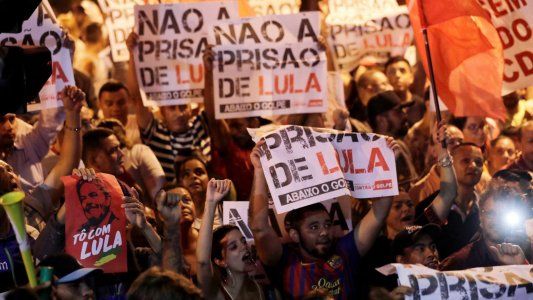 Lula, desde la cárcel: No vamos a bajar la cabeza ni dejar que nos saquen la alegría de vivir