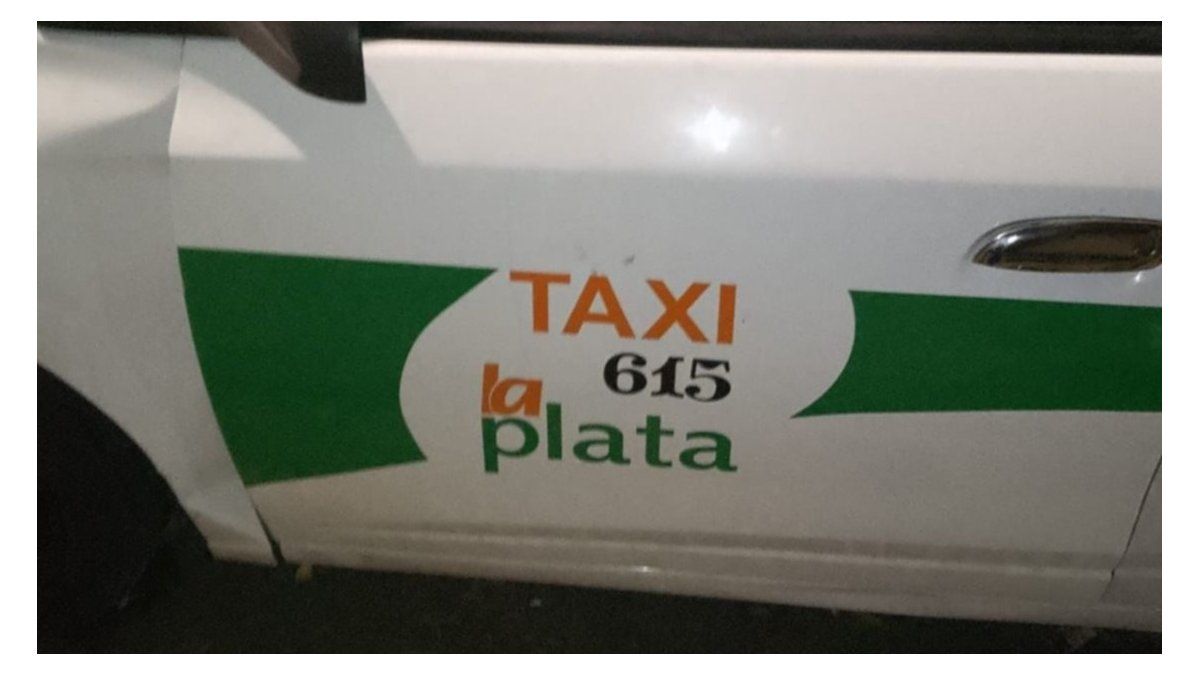 La Plata: un taxista golpeó con un palo en la cabeza una pasajera que le pidió que baje la música (Foto: Diario Uno).