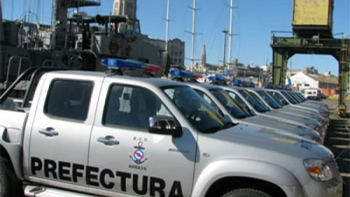 Hallan con vida al argentino que desapareció tras ingresar al mar en moto de agua