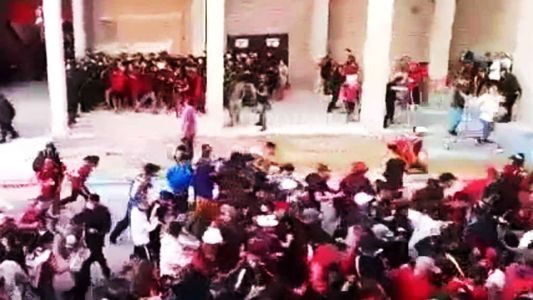 Video: un tiroteo en la previa del partido Colón - Peñarol casi ocasiona una tragedia en Santa Fe