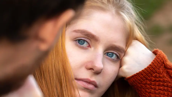 Qué significa mirar profundamente a los ojos a otra persona, según la psicología