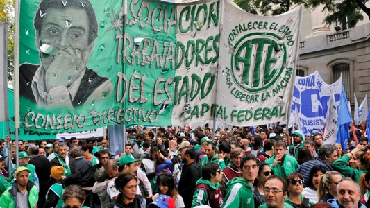 VIDEO | Trabajadores estatales denuncian que les quieren congelar el sueldo y lanzan una dura advertencia