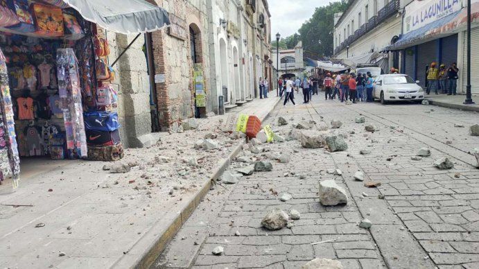 Terremoto y alerta de tsunami en México: imágenes de pánico tras el fuerte movimiento de 7.5