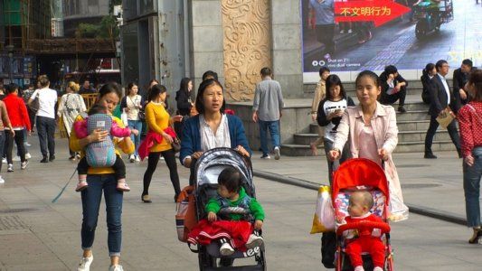 China, en alerta: tuvo su tasa de nacimientos más baja de las últimas seis décadas y el menor crecimiento económico en 29 años