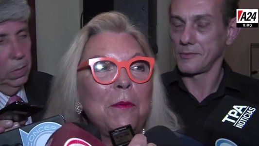 En pleno debate en el Congreso llegó Carrió: Esta es una ley para la Argentina de las corporaciones