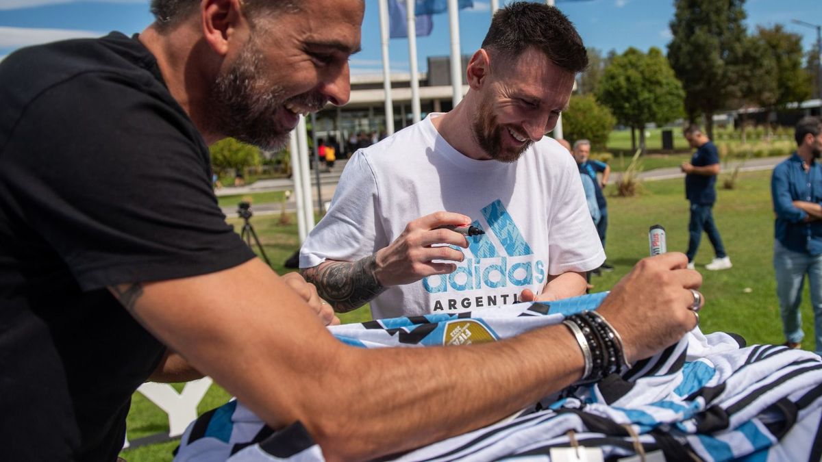 El capitán argentino continuará como embajador de YPF durante 2023. (Foto: YPF)&nbsp;