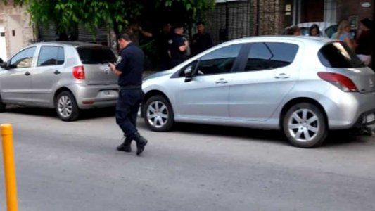 El escalofriante relato de la mujer que vio cómo el padre encontraba a su hija muerta en el auto