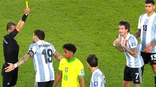 Insólito: por un error arbitral, la Selección Argentina pierde a una de sus figuras para la próxima fecha FIFA