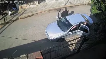 Acompañó a su abuelo a cobrar la jubilación, pidieron un auto por una app y el chofer se fue con $1,6 millones