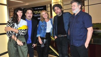Los directores de Competencia Oficial, Mariano Cohn y Gastón Duprat, junto a Griselda Siciliani, Fernán Mirás y Carla Peterson.&nbsp;
