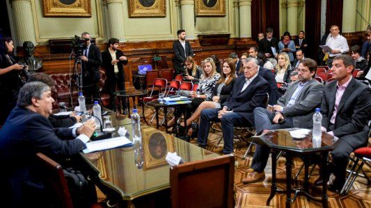 La oposición pide que la mantengan informada sobre las negociaciones con el FMI y quiere citar otra vez a Caputo