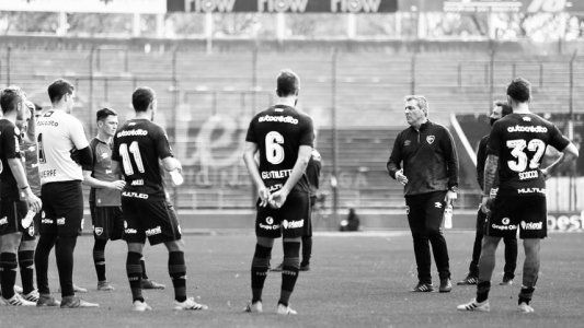 El clima también se opone: se suspendieron por lluvia cuatro amistosos que debían jugarse hoy