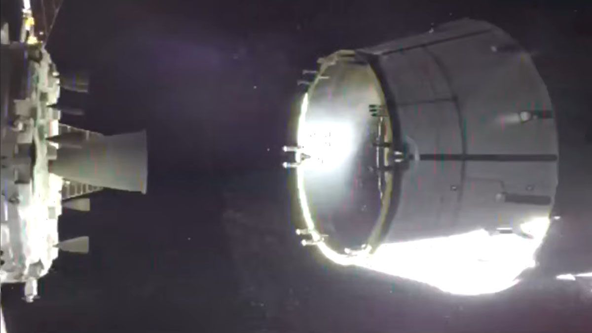 Orión se separa de Artemis II para seguir viaje a la Luna. (Foto: Captura de TV)