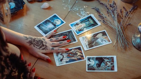 Cuál es el prompt ideal para que ChatGPT te haga una lectura completa y real de tarot