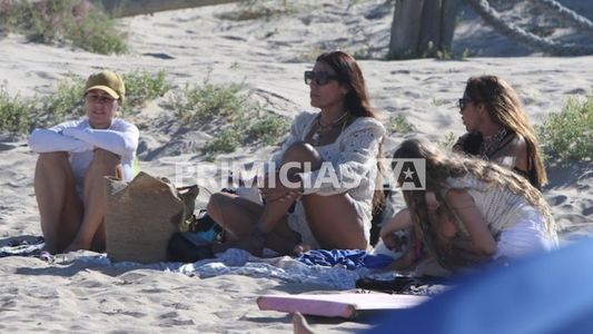Fútbol, sol y mar: las fotos de las vacaciones familiares de Flor de la V en Punta del Este