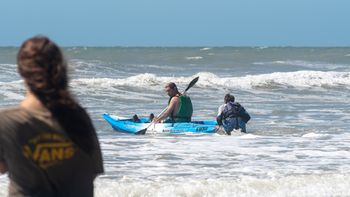 Que aprenda: denunciaron a un guardavidas tras filmar y burlarse de un kayakista en peligro