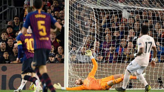 Messi encaró, tiró un caño y la colocó frente a un palo: el gol de todos los días