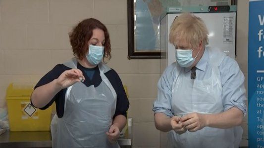 Gran Bretaña prueba la combinación de vacunas diferentes para avanzar en la inmunidad contra el coronavirus