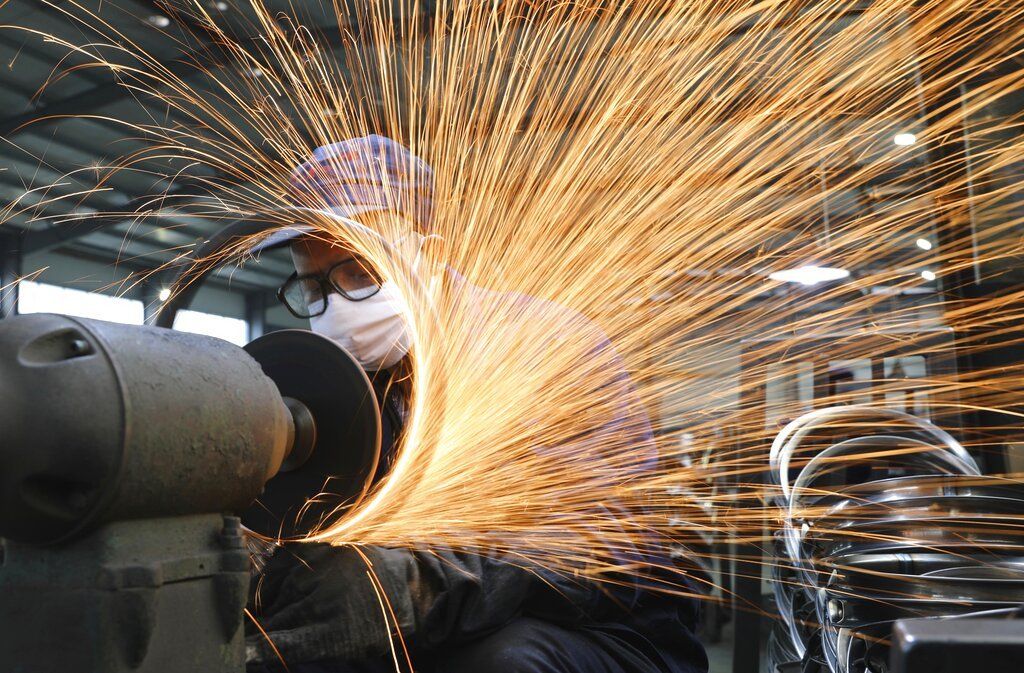 En agosto, la industria pyme cayó un 10,8% interanual, aunque con un inicio de recuperación