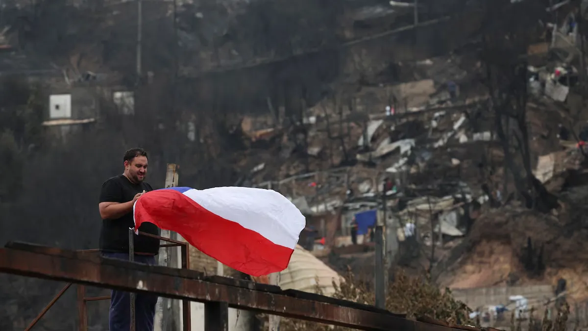 El Gobierno argentino le ofreci&oacute; ayuda a Chile en medio de los incendios forestales que afectan el sur del pa&iacute;s. (Foto: REUTERS)