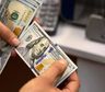 El dólar volvió a subir este viernes: a cuánto cotizan el oficial y el paralelo