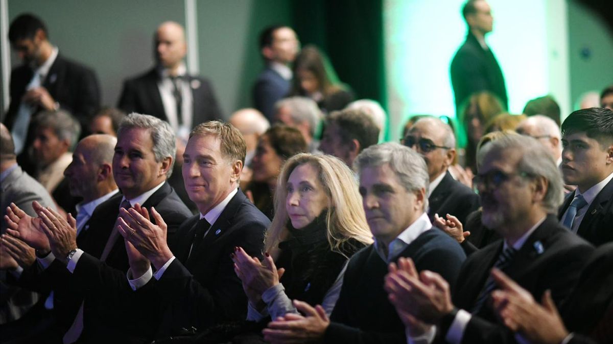 El ministro de Economía, Luis Caputo; el ministro del Interior, Diego Santilli; el canciller, Pablo Quirno; y la secretaria general de la Presidencia, Karina Milei. (Foto: Prensa Gobierno)