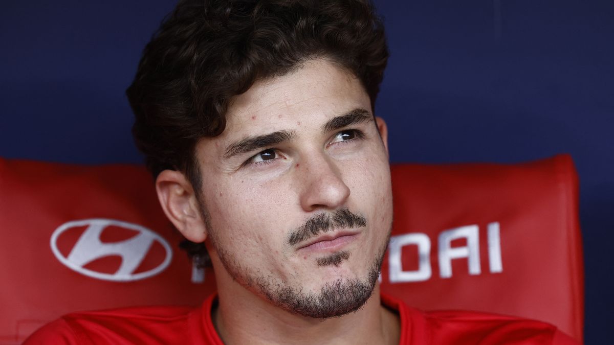 Julián Álvarez fue silbado por los hinchas del Atlético y tuvo un gesto inesperado al terminar el partido