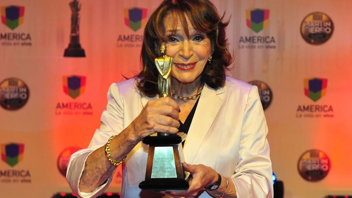 Magdalena Ruiz Guiñazú obtuvo 15 Premios Martín Fierro, incluyendo el de Oro (1994) por su Trayectoria.&nbsp;