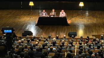 Milei volvió exponer sobre economía en el Palacio Libertad: Keynes hizo mucho daño