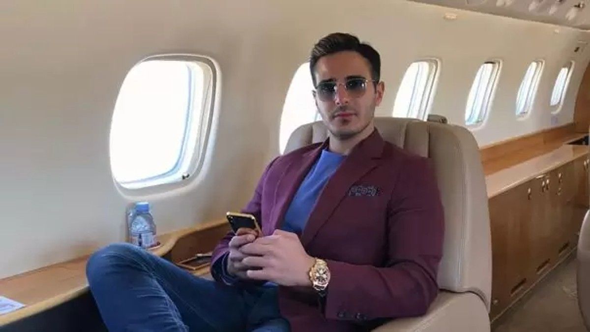 A todas las mujeres que conocía, Simon les enviaba regalos, viajes en avión privado y un descanso en los mejores hoteles del mundo.