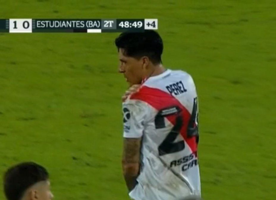 Copa Argentina: Enzo Pérez terminó con una molestia en el hombro izquierdo y se teme por un esguince