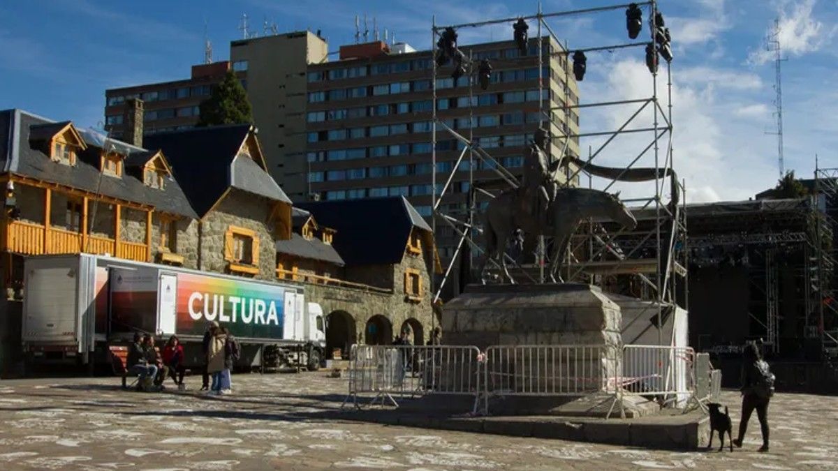 Una chica de 14 años fue asesinada a puñaladas en un bar de Bariloche.