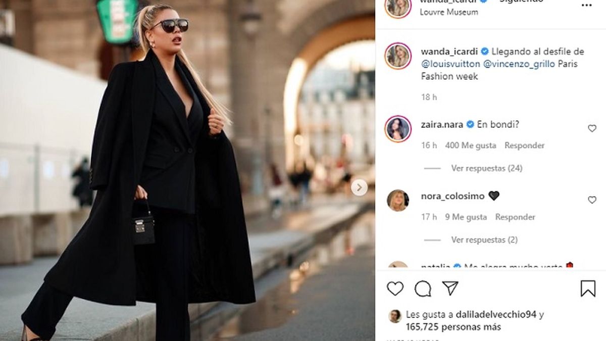 Wanda Nara también contó que asistió al Fashion Week en el Palacio del Louvre, pero Antonela Roccuzzo por el momento no le hizo ningún comentario a modo de acercamiento. 