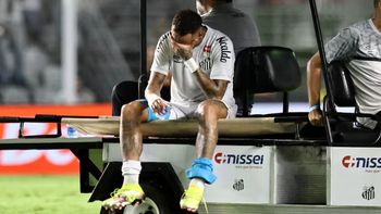 Drama en Santos: Neymar se lesionó y rompió en llanto en su regreso al Brasileirao