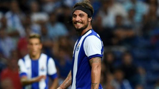 No puede con su genio: Daniel Osvaldo, provocador con los hinchas de River