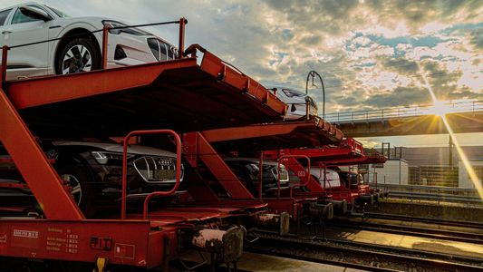 Audi: Del transporte del camión al tren