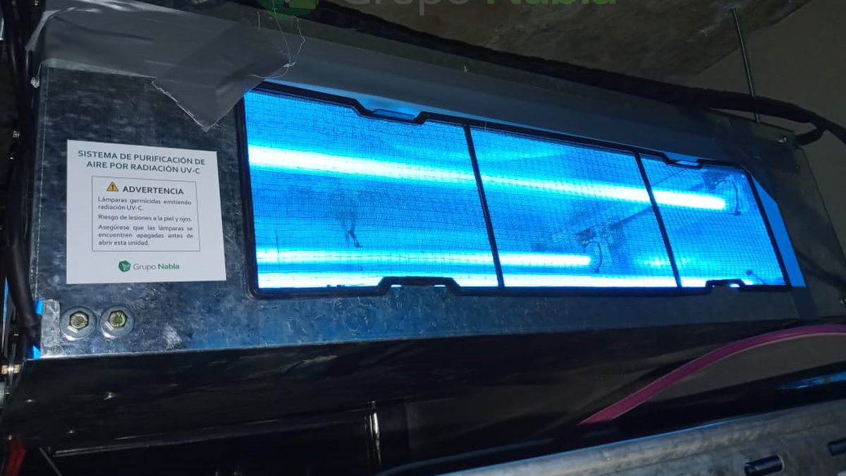 El sistema de purificación de aire ultravioleta (UVC) logra una inactivación del 99% del virus en interiores.