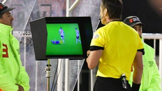 Copa Libertadores: se conocieron los audios del VAR que decidieron el penal para River y la expulsión de Capaldo