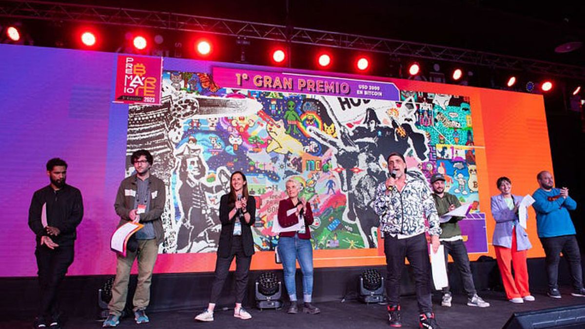 LABITCONF 2023: ganadores y jurado durante la premiación para la edición 2023 de los Premios B.ARTE. (ONG Bitcoin Argentina)