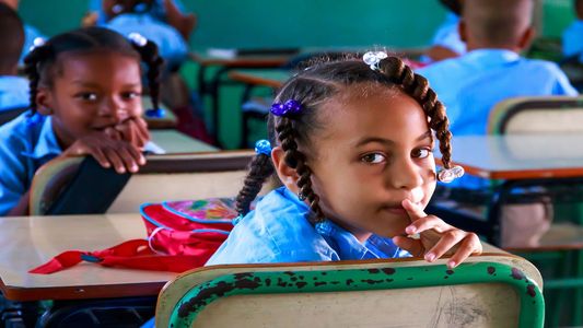 Los países intentan que la pandemia no vuelva a afectar las clases presenciales