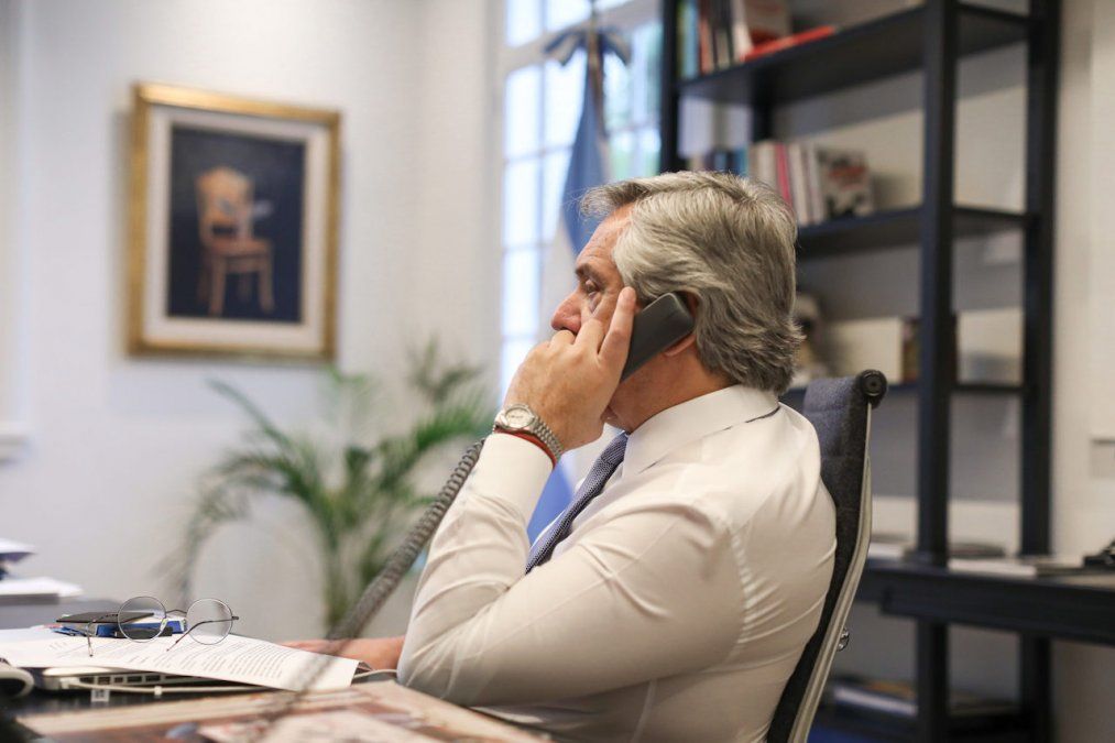 Entre amenazas y críticas se complicó la negociación por la deuda, aunque siguen las conversaciones