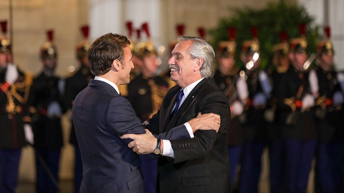 Alberto Fern&aacute;ndez se reuni&oacute; con el presidente de Francia, Emmanuel Macron. (Foto: Presidencia)