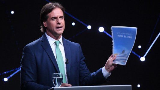 Uruguay tienta a los argentinos: Lacalle Pou baja exigencias y da 10 años de tax free