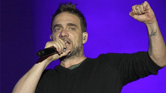 Vicentico les canta a las reinas